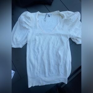 Mango ribbed white/cream puff sleeves top vee neck small stain( it’s inserted)